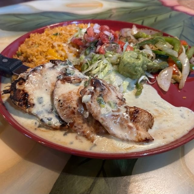 Pollo Poblano (Poblano Chicken).