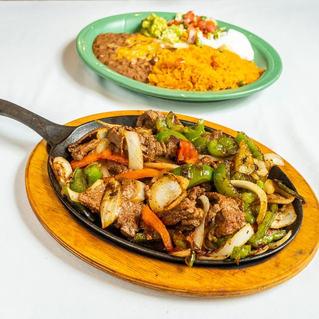 Fajitas de Res (Steak Fajitas).