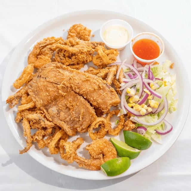 Jalea Mixta (Mixed Fried Seafood).
