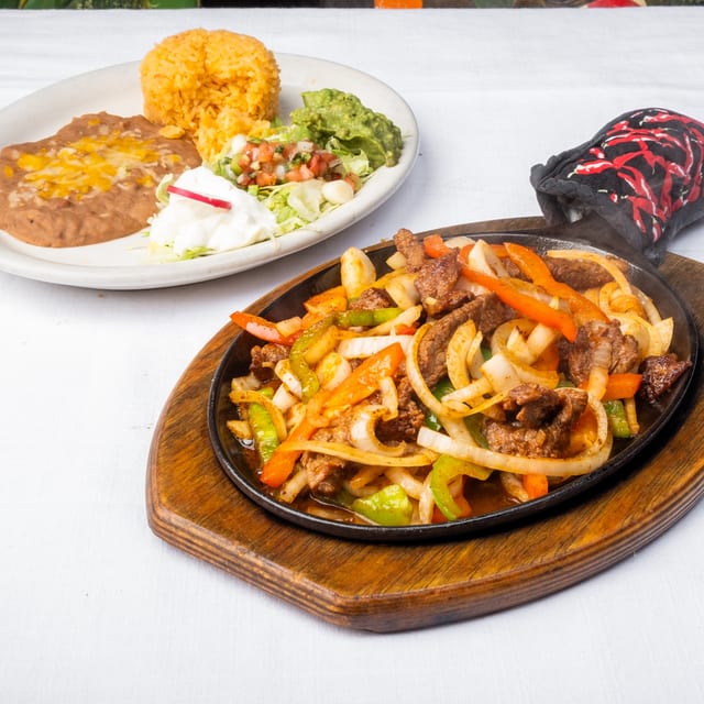 Fajitas de Res (Steak Fajitas).